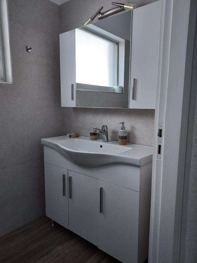 Aqua Apartments Лутра Ораяс Еленис Екстериор снимка