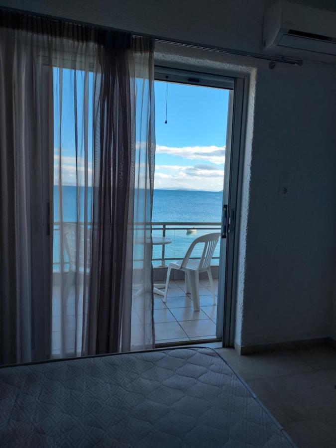 Aqua Apartments Лутра Ораяс Еленис Екстериор снимка