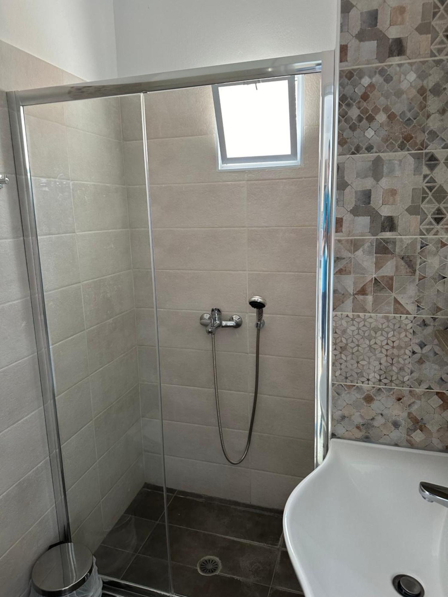 Aqua Apartments Лутра Ораяс Еленис Екстериор снимка
